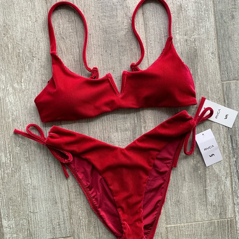 π₯π₯RVCA - KNOCK OUT V WIRE V HIGH-RISE BIKINI SETπ₯π₯ - Picture 1 of 8